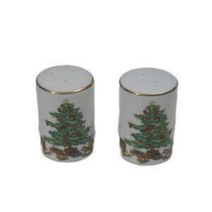 Vintage Ceramic Christmas Tree Salt & Pepper Shaker Set Classic Holiday Design